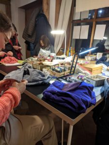 Textilwerkstatt für Kinder: Täschchen nähen @ Lehngericht Augustusburg